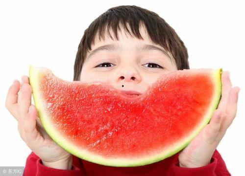 娱乐吃瓜竖屏图片,竖屏图片里的明星幕后趣事