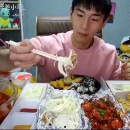 宋小宝吃哈密瓜年糕,趣味横生演绎美食之旅