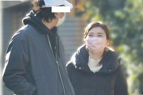 国外男友吃瓜,国外男友的神秘生活揭秘