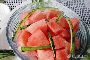 怀孕梦到自已吃瓜,瓜果飘香，孕育新生命的甜蜜预兆