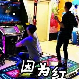 男跳舞吃瓜视频,男舞者吃瓜视频爆笑来袭