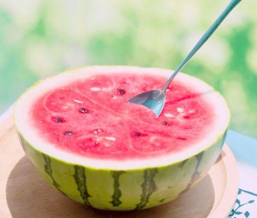 吃瓜吃瓜什么意思,揭秘“吃瓜群众”背后的网络文化现象  第3张