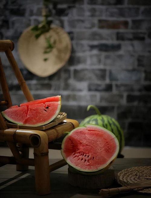 夏日吃瓜诗句,品读古风诗句中的清凉夏日  第3张