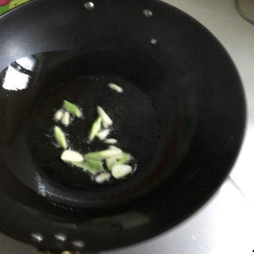 葫芦瓜切片炒着吃,葫芦瓜切片炒制，简单易学营养满分  第1张